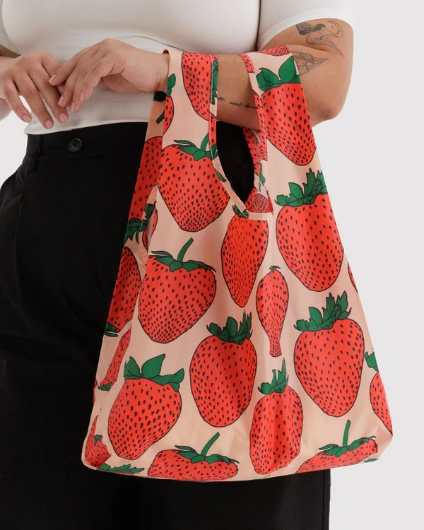 Standard Baggu - Strawberry - Material: ripstop-nylon